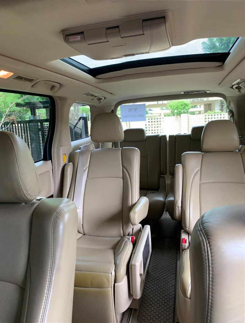 TOYOTA Alphard 2012