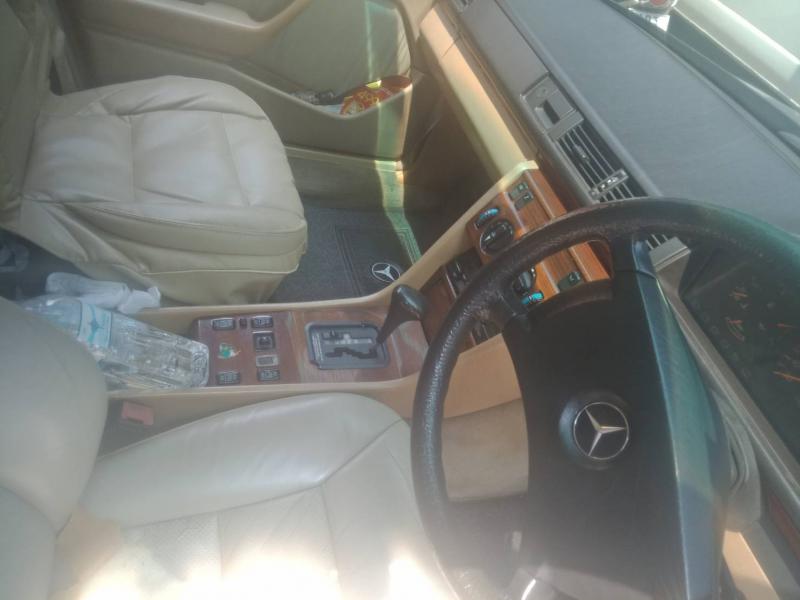 BENZ 300E 1991