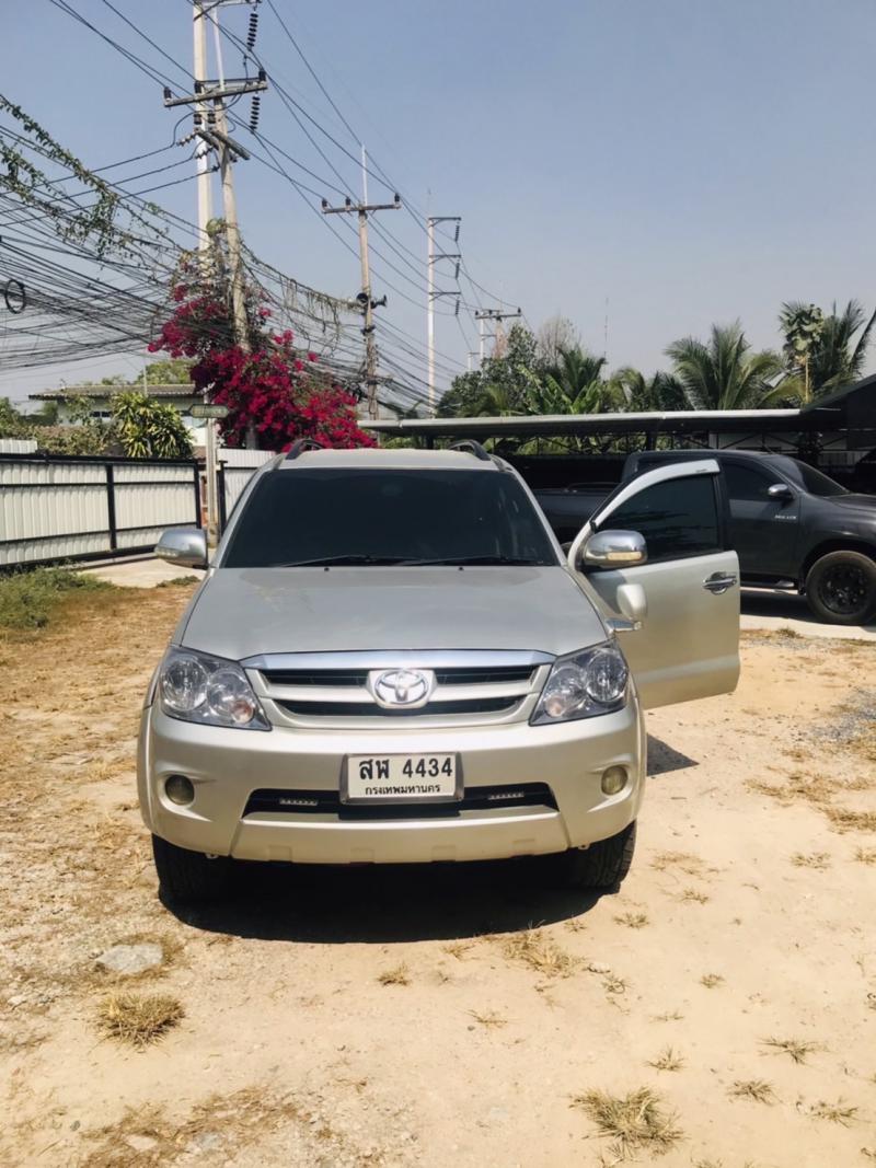 TOYOTA Fortuner 2006